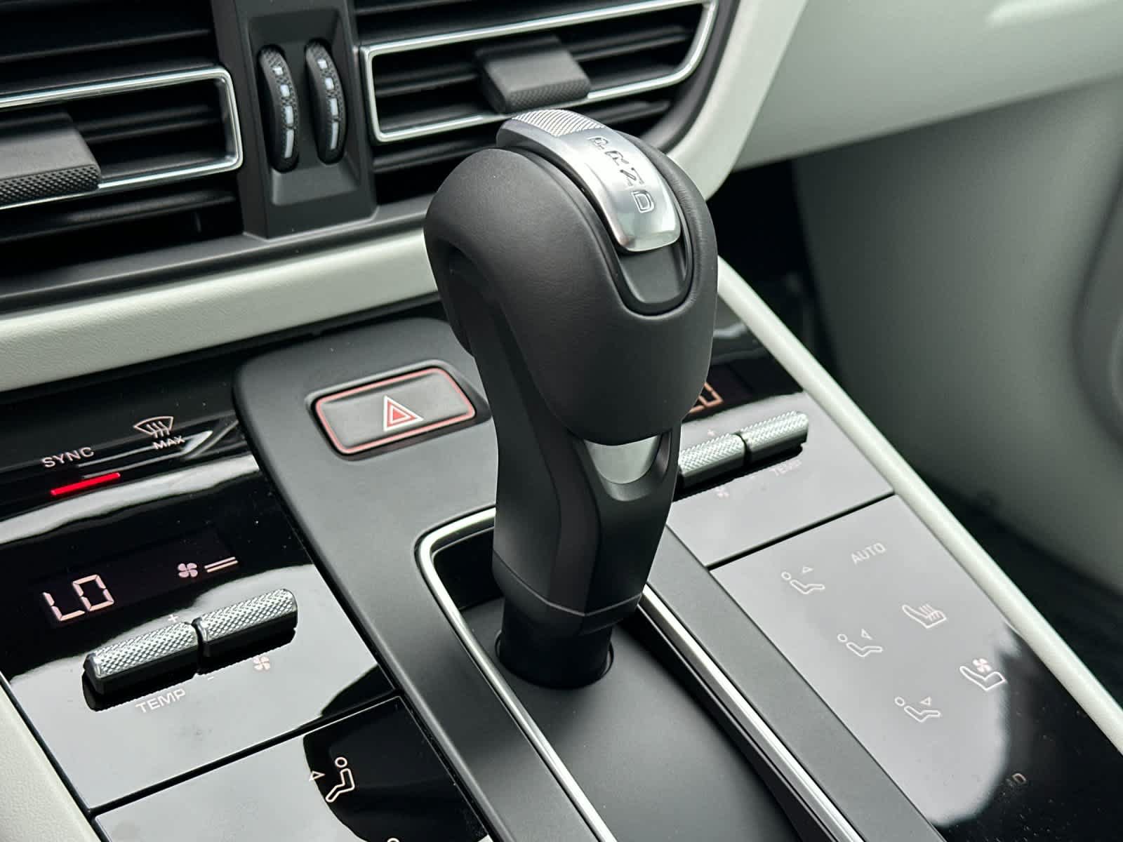 New 2026 Porsche Macan AWD/4WD image 25