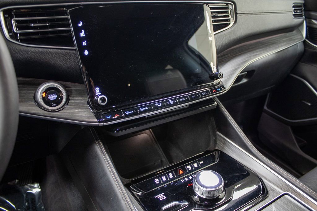 Used 2024 Jeep Wagoneer L Series II w/ Flexible Seating Group image 19