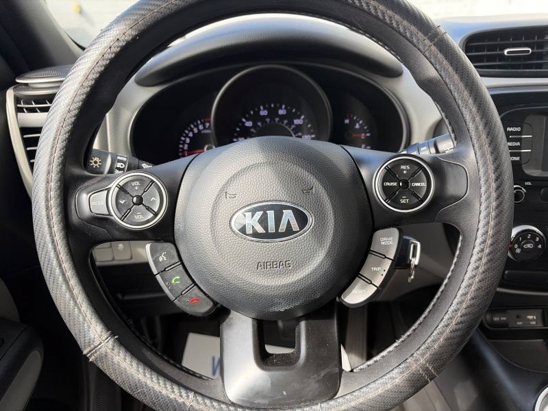 Used 2019 Kia Soul FWD image 22
