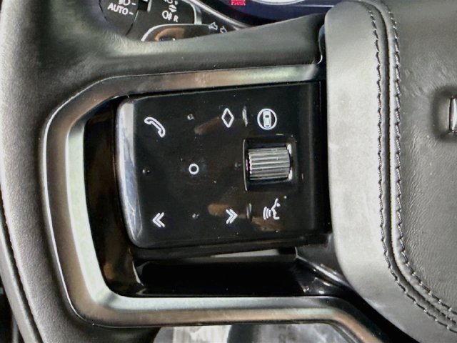 Used 2025 Land Rover Range Rover Sport SE AWD/4WD image 13