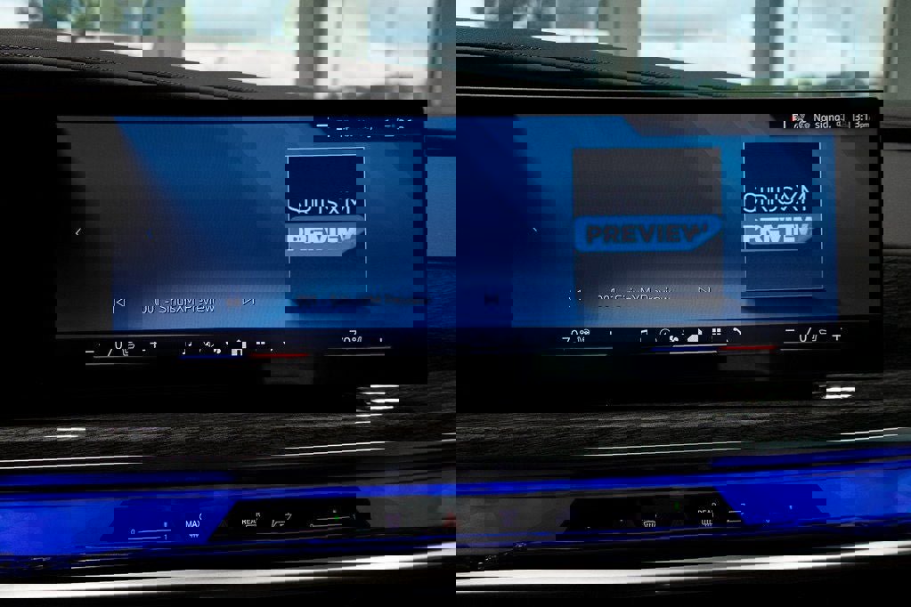 Used 2025 BMW i7 eDrive50 w/ Premium Package image 30