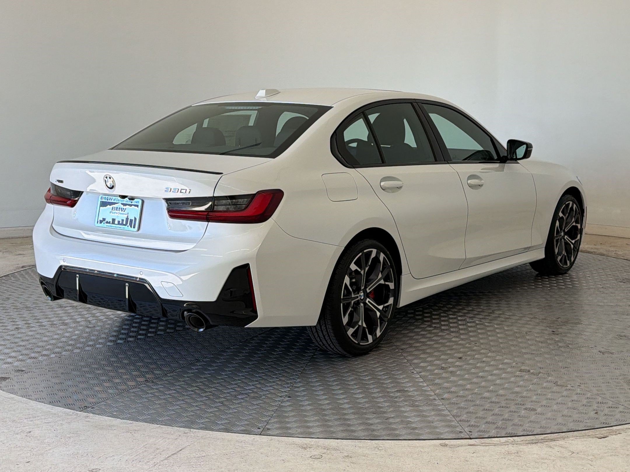 New 2026 BMW 330i xDrive Sedan w/ M Sport Package AWD/4WD image 9