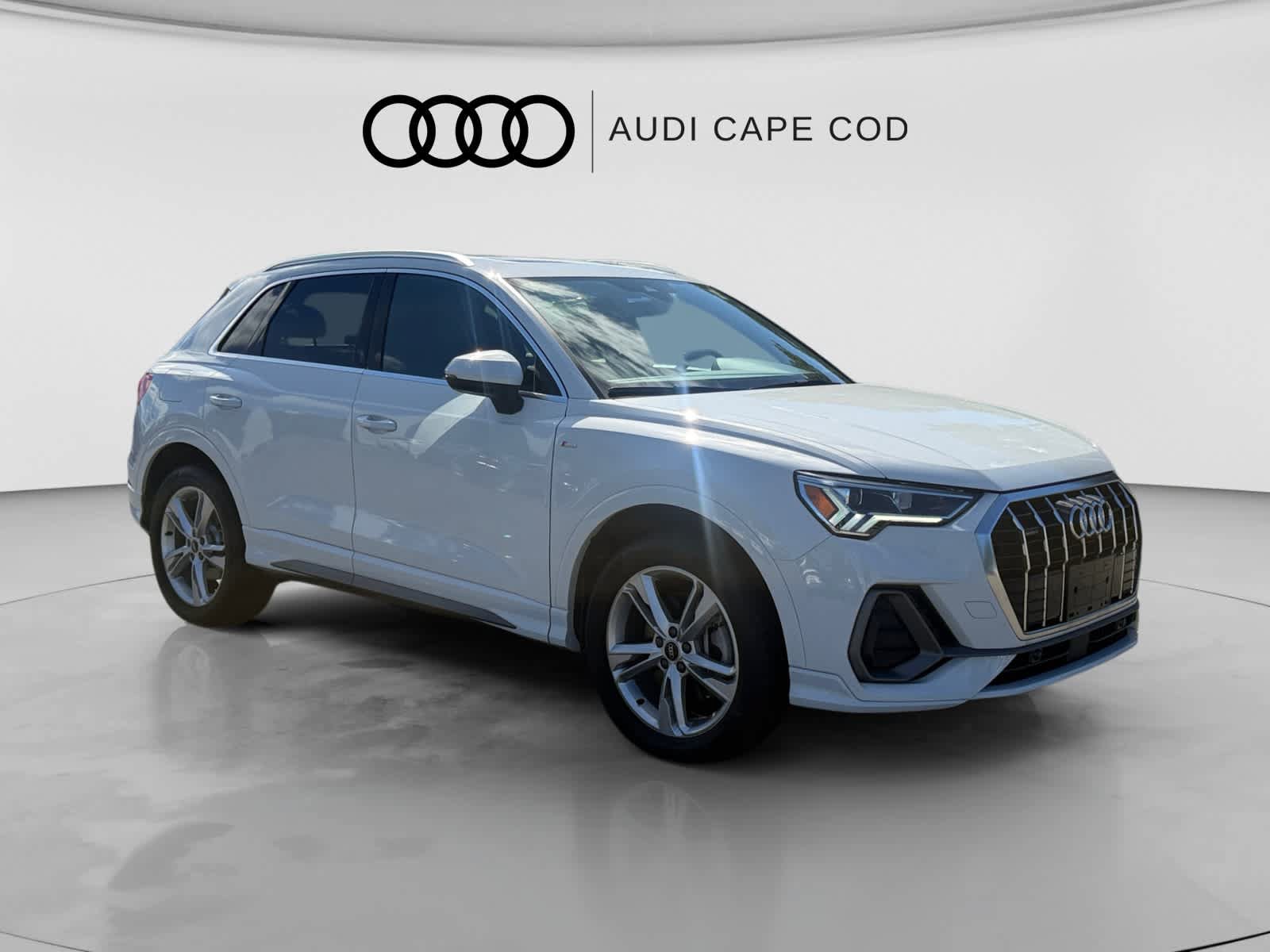 Used 2023 Audi Q3 2.0T Premium w/ Convenience Package AWD/4WD image 1
