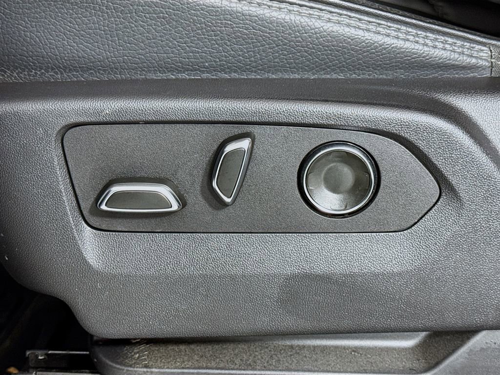 Used 2025 GMC Sierra 3500 Denali w/ Denali Reserve Package image 16