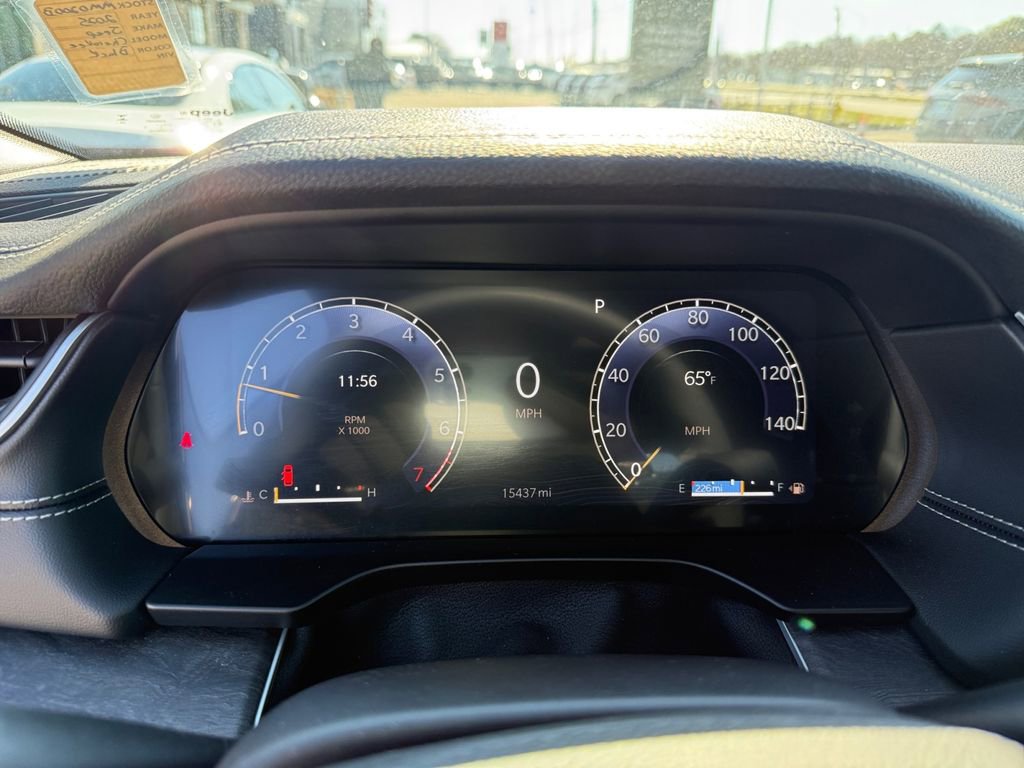 Used 2025 Jeep Grand Cherokee L Limited w/ Luxury Tech Group II image 21