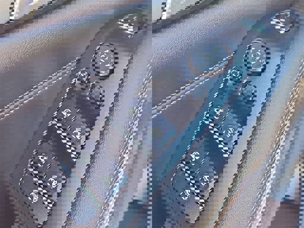 Used 2023 BMW X5 xDrive40i w/ Premium Package image 29