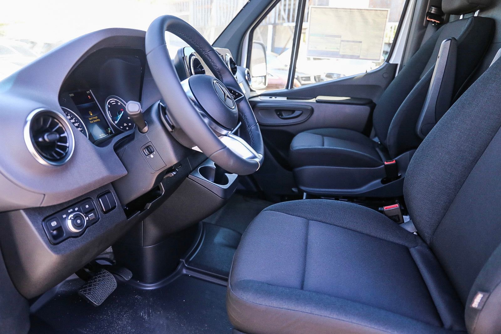 New 2024 Mercedes-Benz eSprinter 170 Cargo image 17