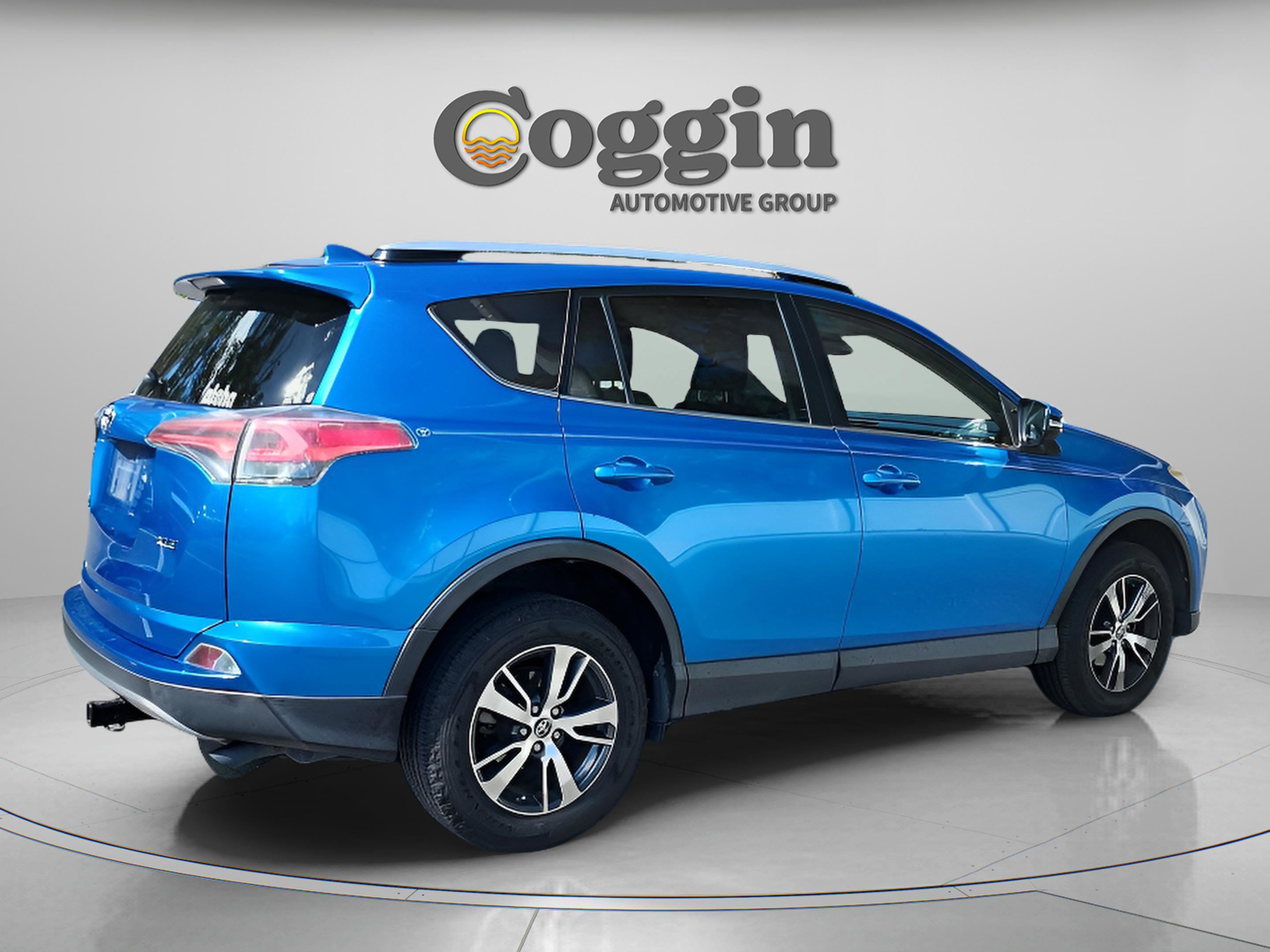 Used 2018 Toyota RAV4 XLE image 6