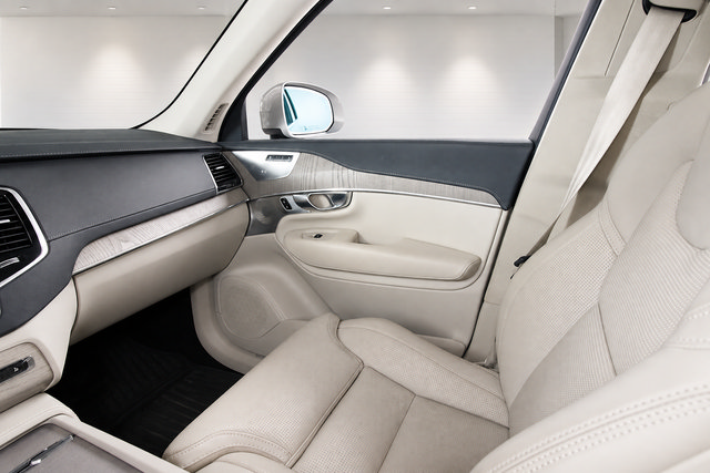 Certified 2024 Volvo XC90 T8 Ultimate w/ Lounge Package AWD/4WD image 10