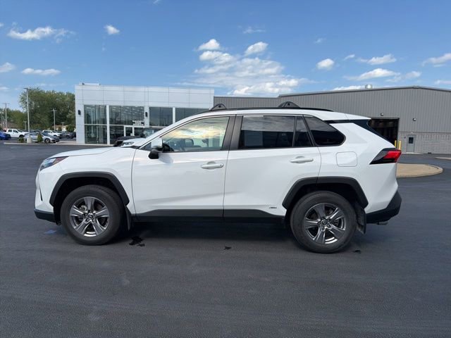 Used 2025 Toyota RAV4 LE AWD/4WD image 4