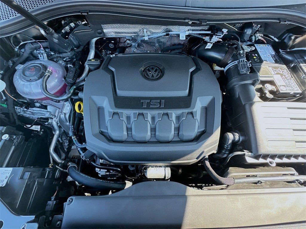 Used 2024 Volkswagen Tiguan SE R-Line FWD image 34
