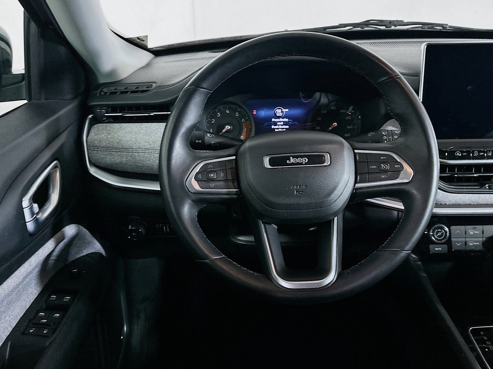 Used 2022 Jeep Compass Latitude w/ Sun and Sound Group image 18