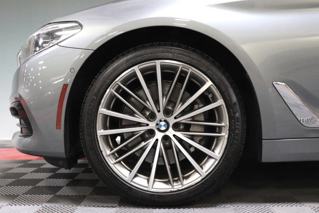 Used 2017 BMW 540i w/ Premium Package RWD image 79