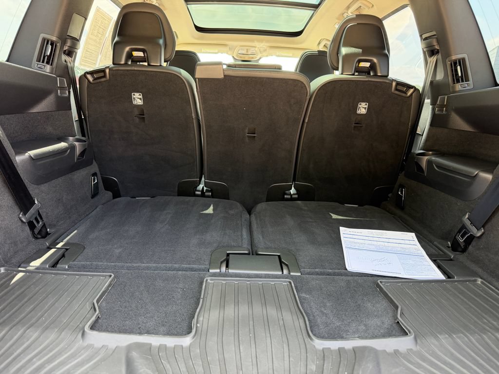 Certified 2025 Volvo XC90 T8 Plus w/ Protection Package Premier AWD/4WD image 27