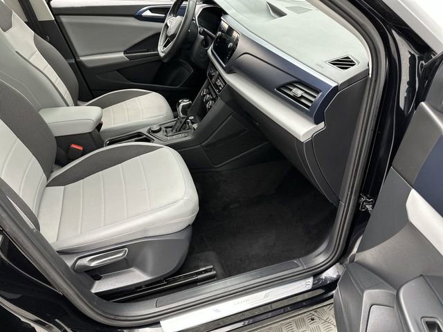 Certified 2023 Volkswagen Taos SE image 25