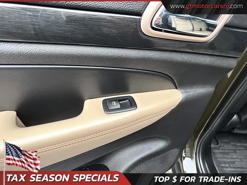 Used 2016 Jeep Grand Cherokee Laredo 75th Anniversary image 28