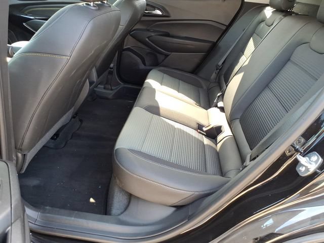 Used 2026 Chevrolet Trax LT FWD image 15