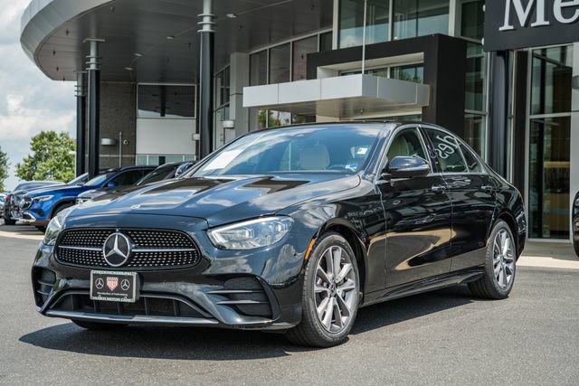 Used 2023 Mercedes-Benz E 350 4MATIC Sedan image 3