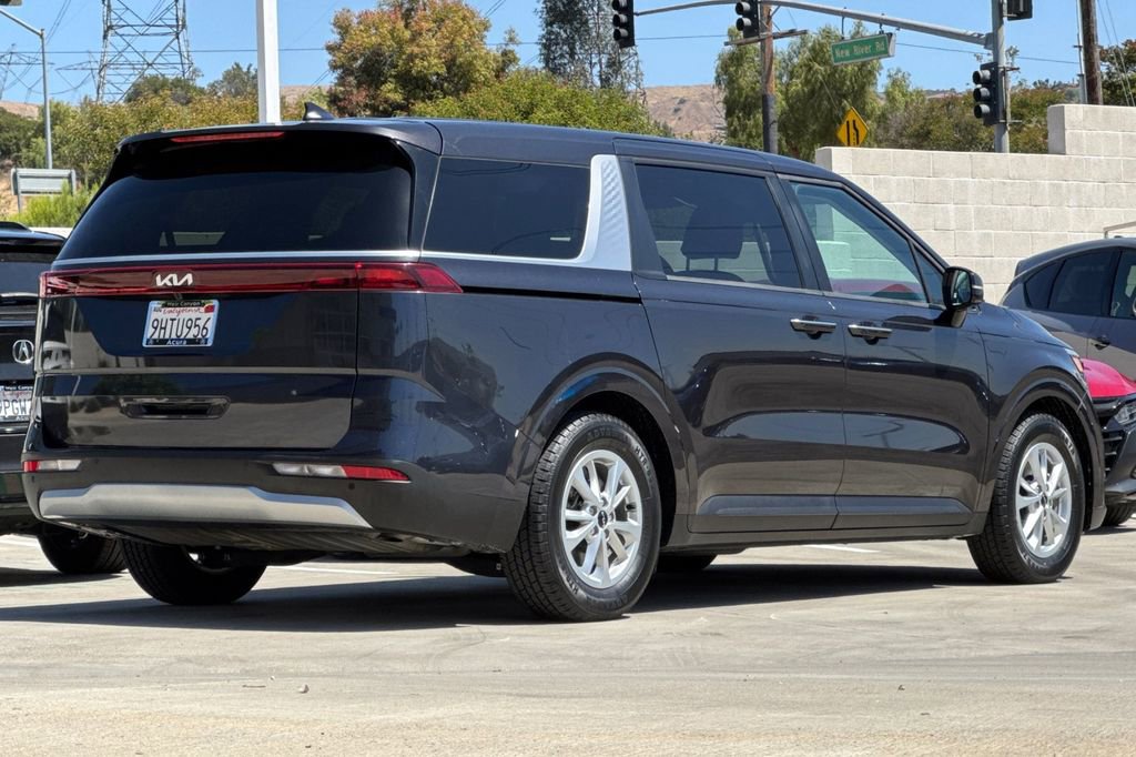 Used 2024 Kia Carnival LX FWD image 7