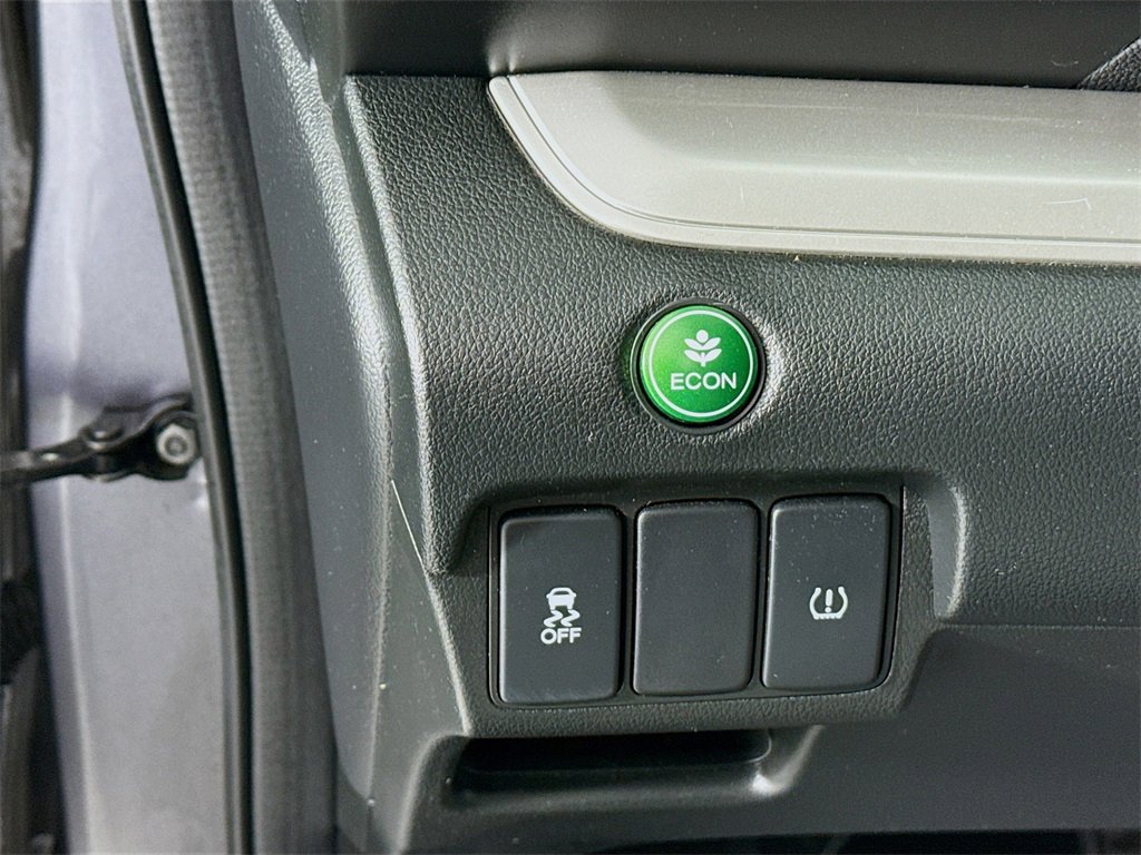 Used 2016 Honda CR-V SE image 11