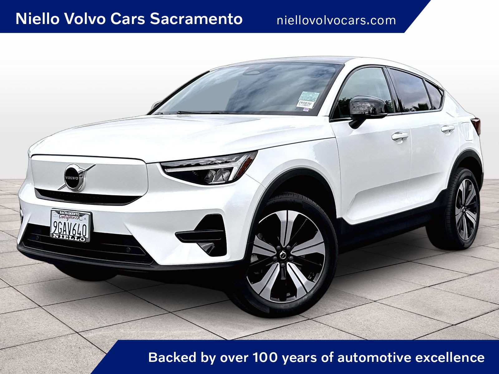 Used 2023 Volvo C40 Recharge Core AWD/4WD image 1