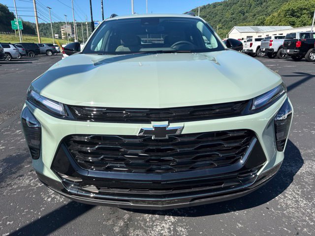 New 2026 Chevrolet Trax ACTIV w/ Driver Confidence Package FWD image 2