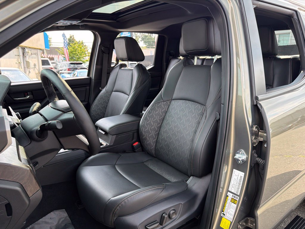 Used 2024 Toyota Tacoma Limited AWD/4WD image 27
