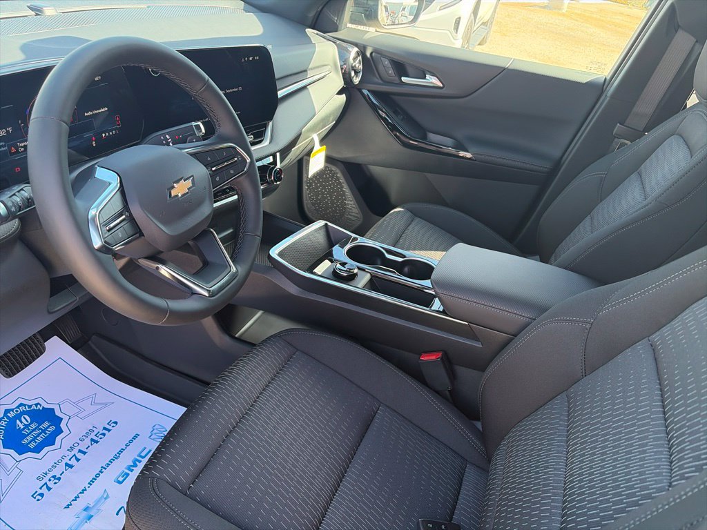 New 2027 Chevrolet Equinox LT w/ LPO, Floor Liner Package FWD image 16
