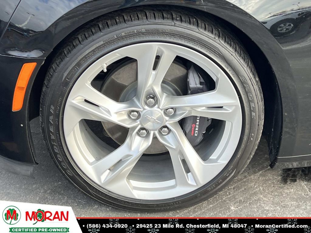 Used 2022 Chevrolet Camaro LT w/ Technology Package image 10