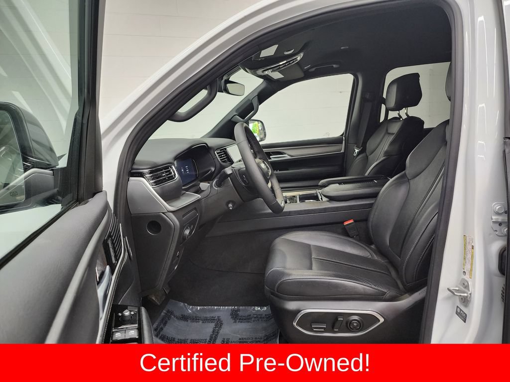 Certified 2025 Jeep Wagoneer Series II w/ 8-Passenger Seating Package AWD/4WD image 14