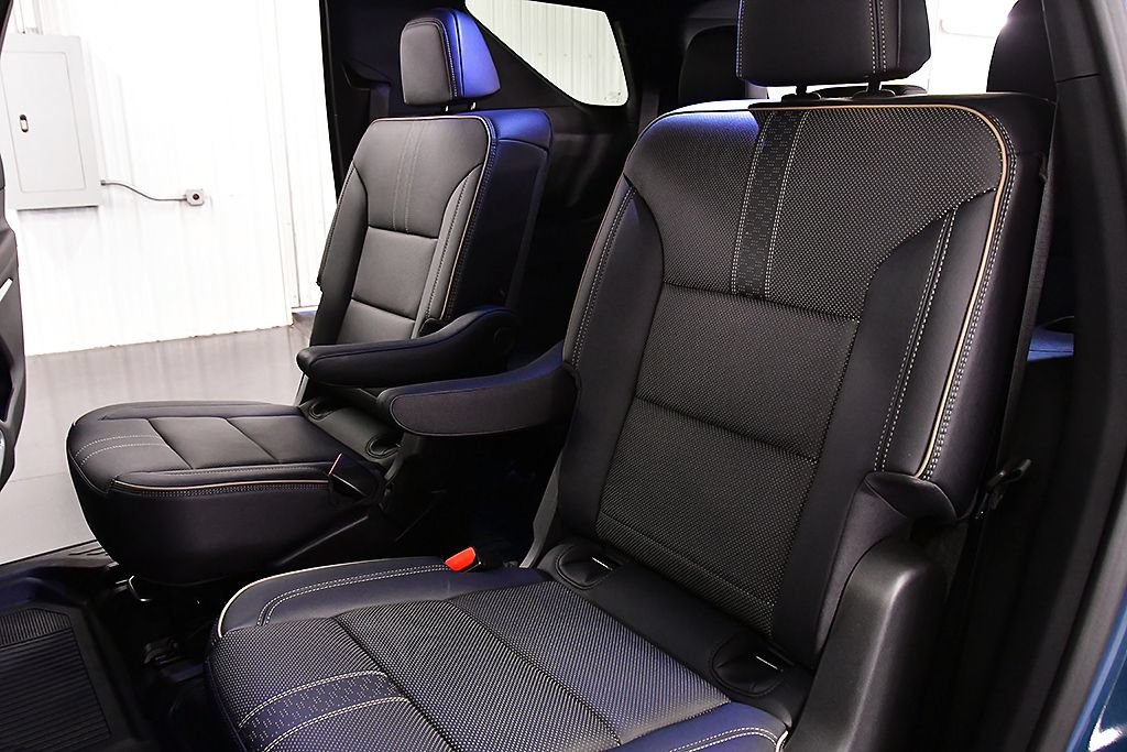 Used 2026 Chevrolet Traverse High Country w/ LPO, Floor Liner Package AWD/4WD image 28