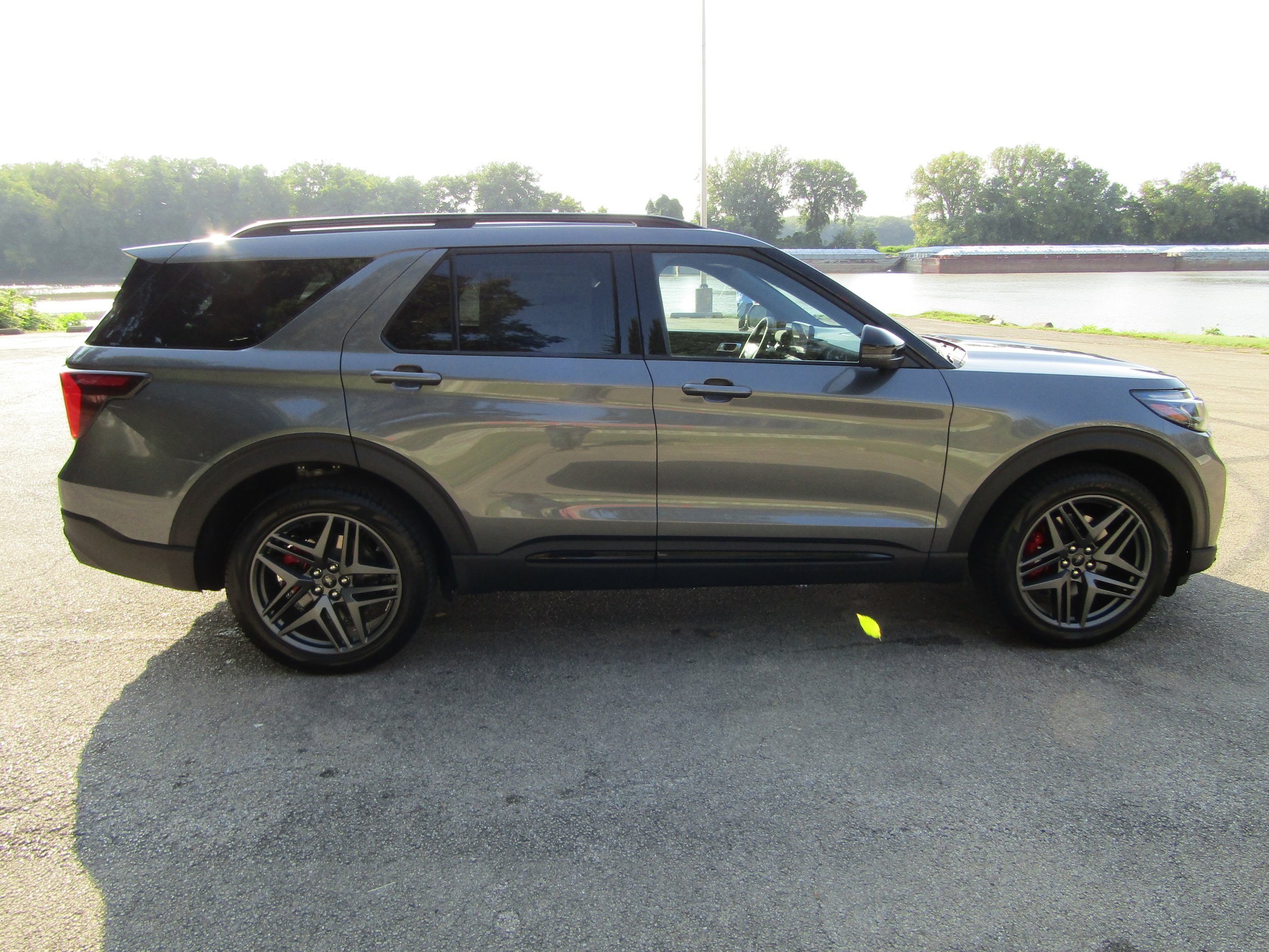 New 2027 Ford Explorer ST w/ Sun And Sound Package AWD/4WD image 5