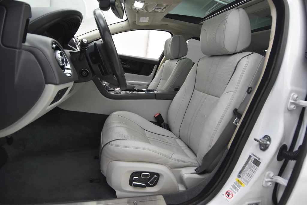 Used 2015 Jaguar XJ L Supercharged RWD image 26