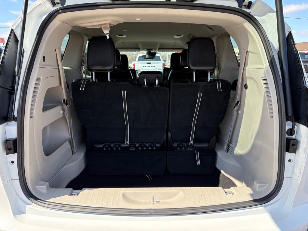 Certified 2023 Chrysler Pacifica Touring-L FWD image 7