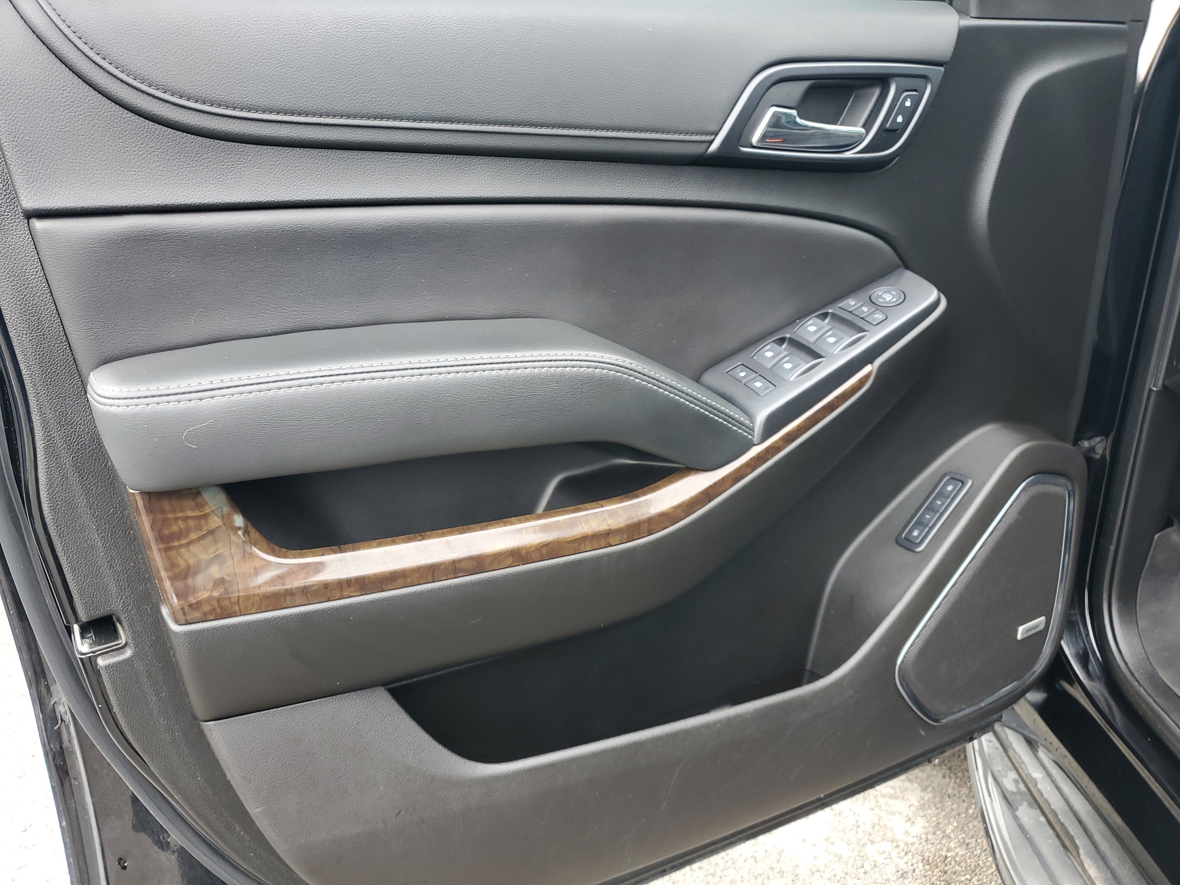 Used 2019 Chevrolet Tahoe LT w/ RST Edition AWD/4WD image 23
