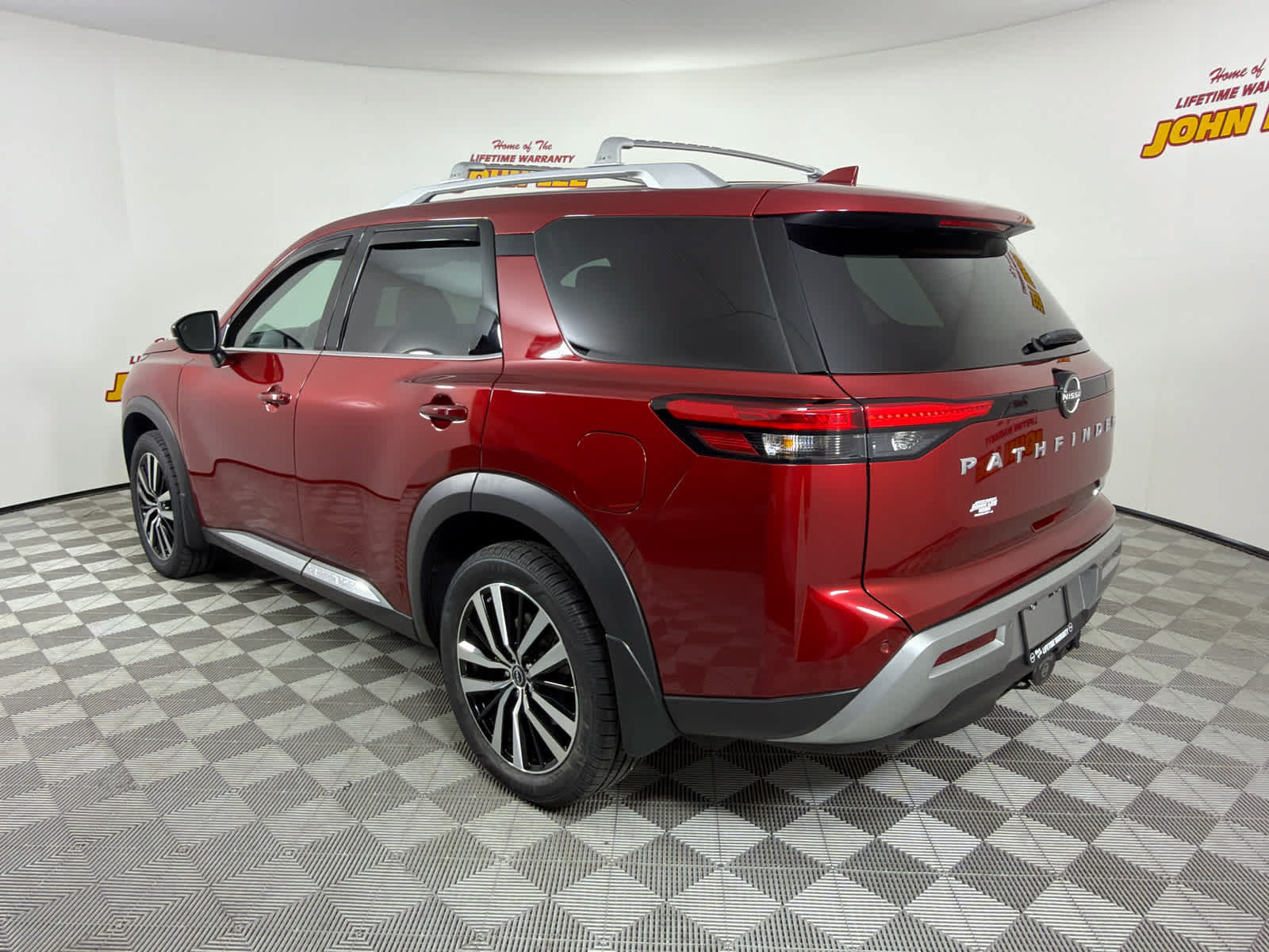 Certified 2024 Nissan Pathfinder Platinum FWD image 3