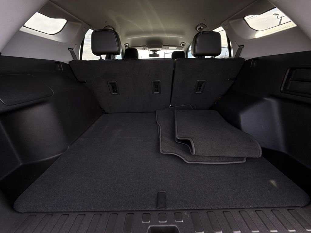 Used 2024 GMC Terrain SLT image 26