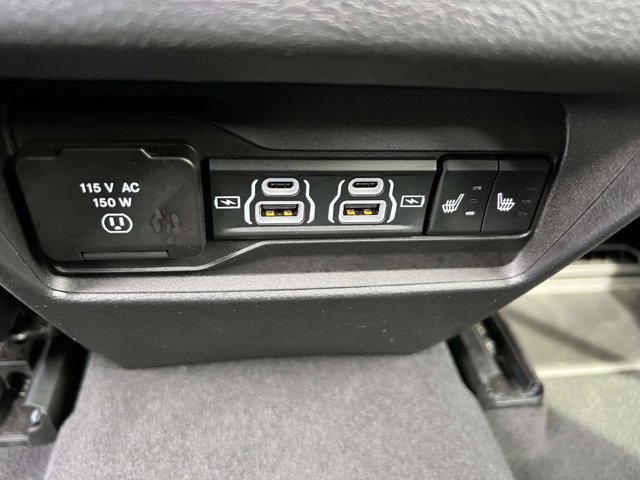 Certified 2023 Jeep Grand Cherokee Limited w/ Luxury Tech Group II image 11