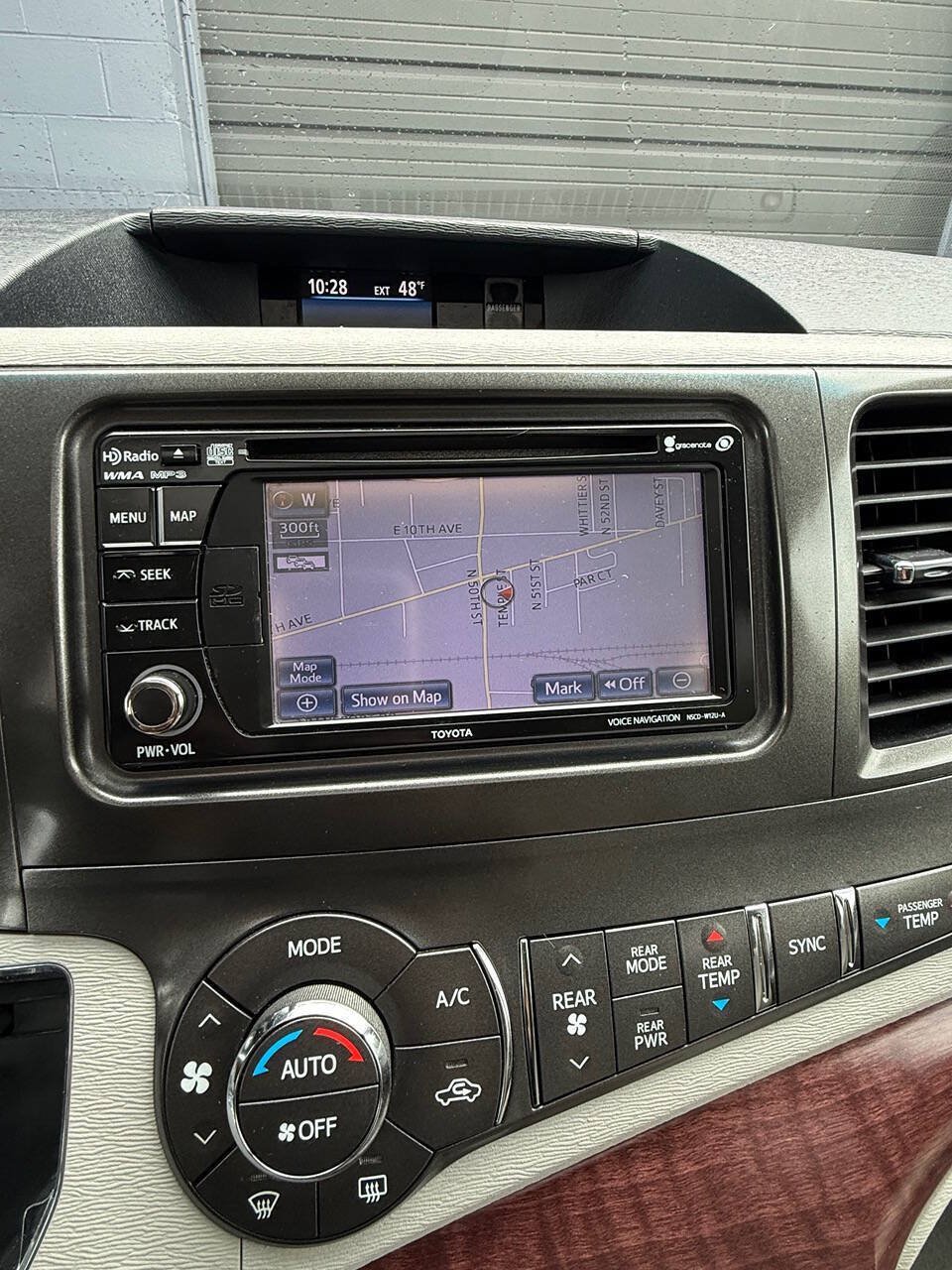 Used 2013 Toyota Sienna XLE FWD image 32
