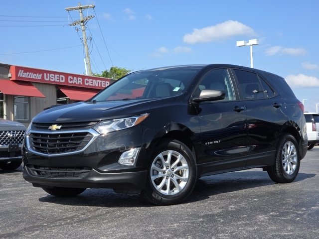 Used 2020 Chevrolet Equinox LS w/ LS Convenience Package FWD image 2