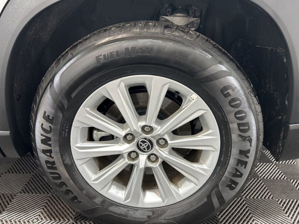 Used 2025 Toyota Grand Highlander AWD image 31