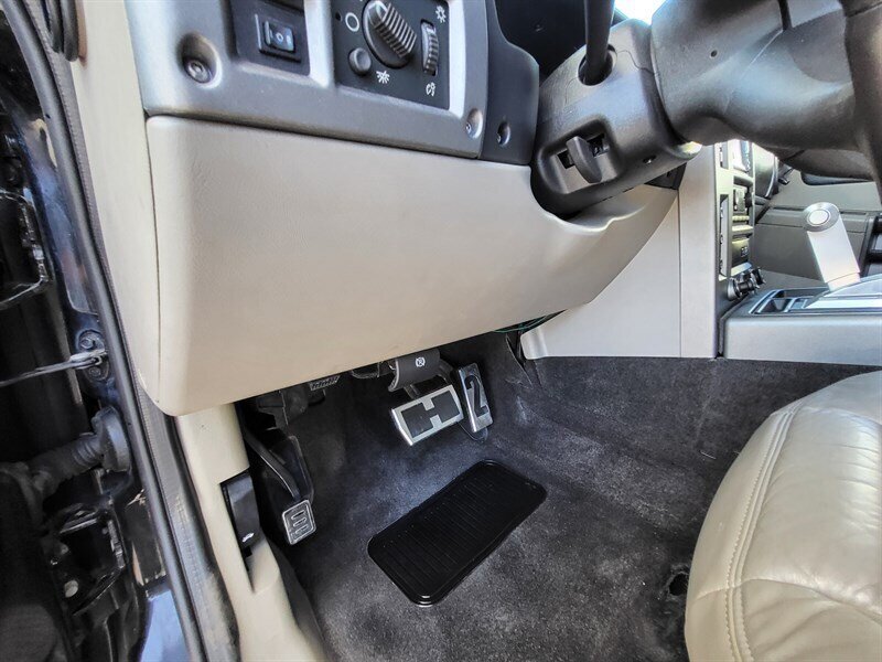 Used 2003 HUMMER H2 w/ Preferred Equipment Group AWD/4WD image 27