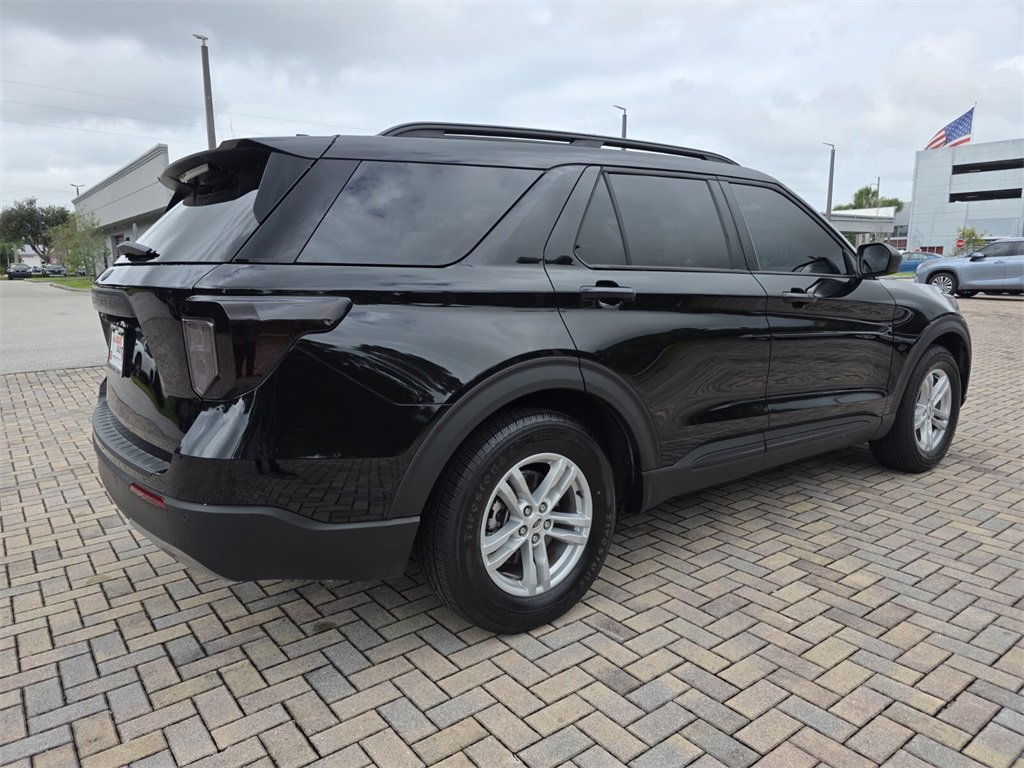 Used 2023 Ford Explorer XLT w/ Equipment Group 202A image 11