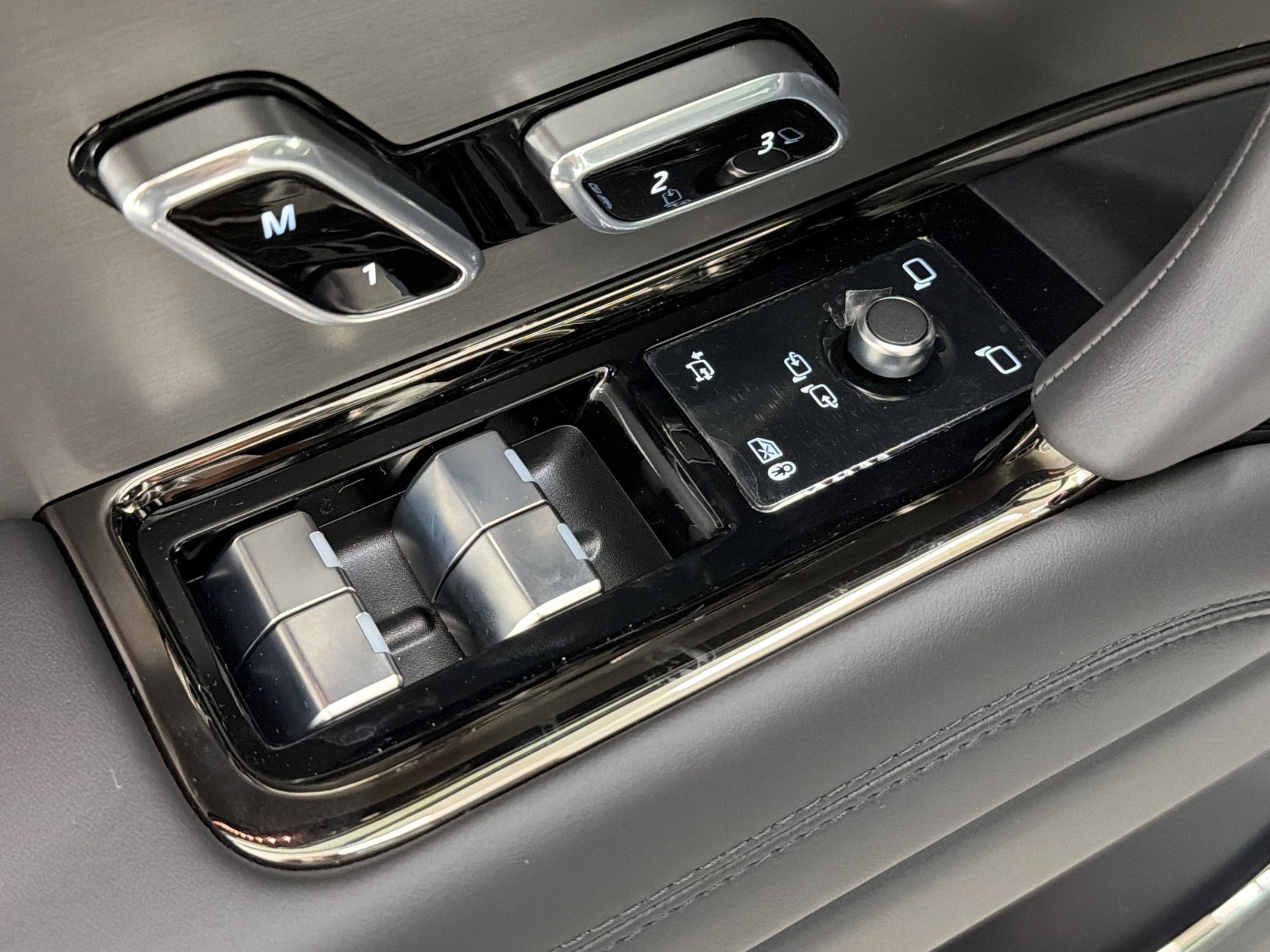New 2026 Land Rover Range Rover Sport SE AWD/4WD image 27