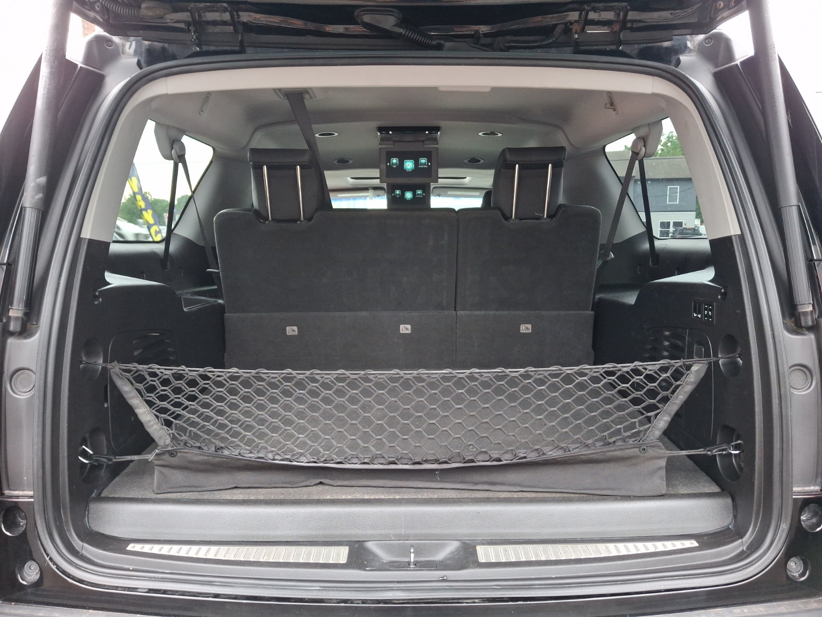Used 2018 Chevrolet Suburban LT AWD/4WD image 34