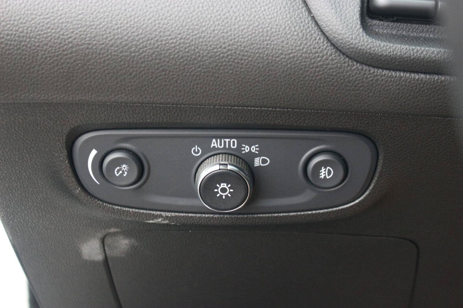 Used 2022 Buick Encore GX Essence w/ Advanced Technology Package FWD image 31
