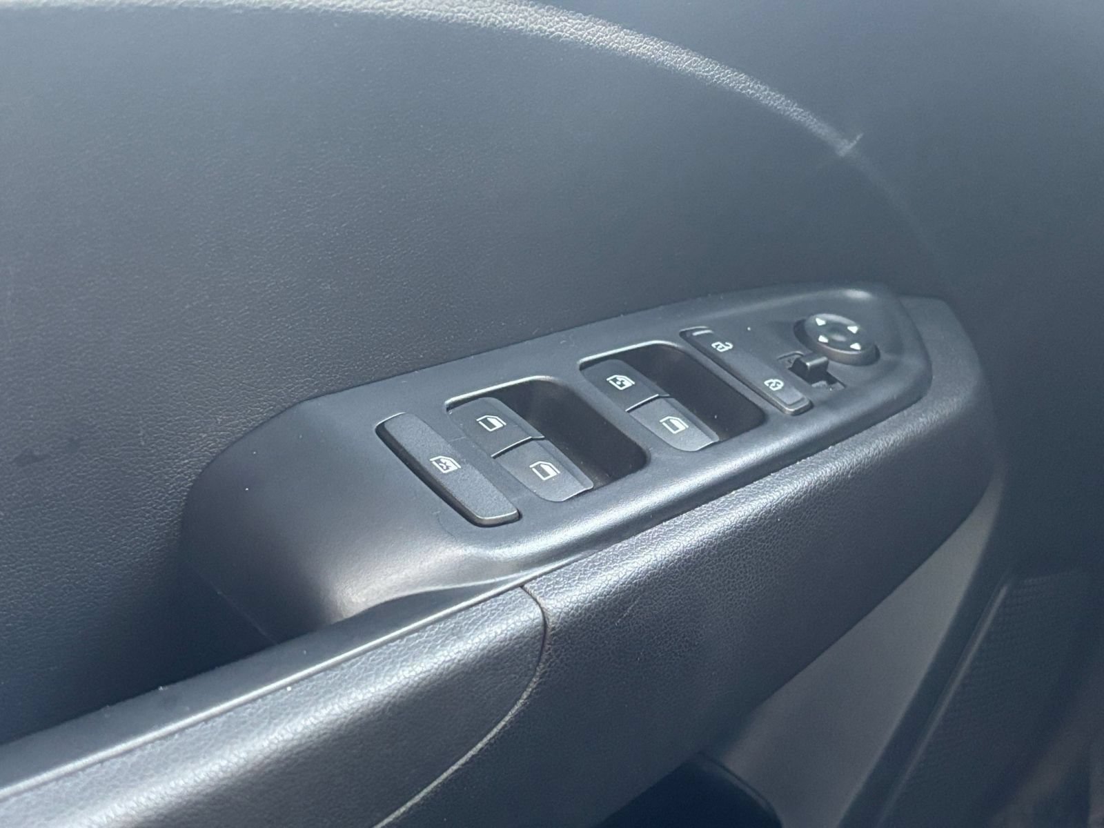 Used 2026 Hyundai Venue SEL FWD image 18