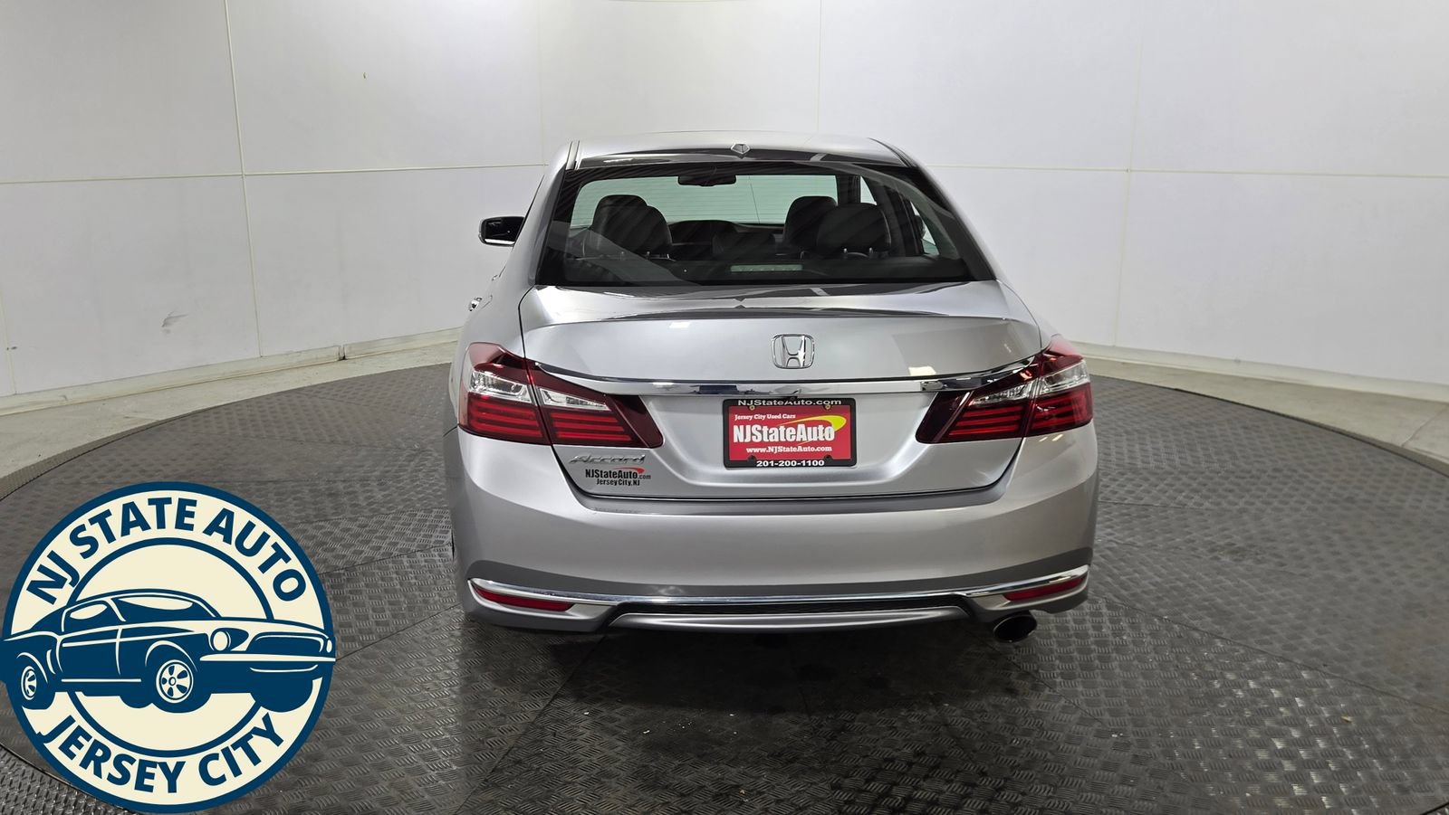 Used 2017 Honda Accord EX-L image 6