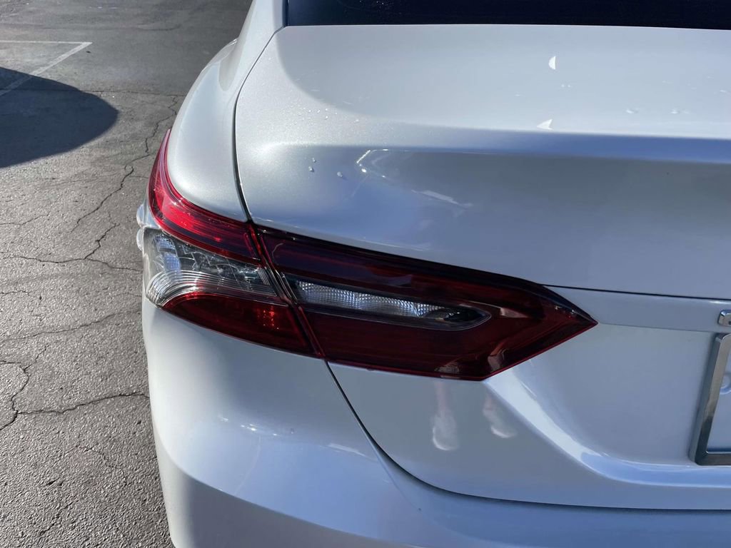 Used 2021 Toyota Camry XLE image 19