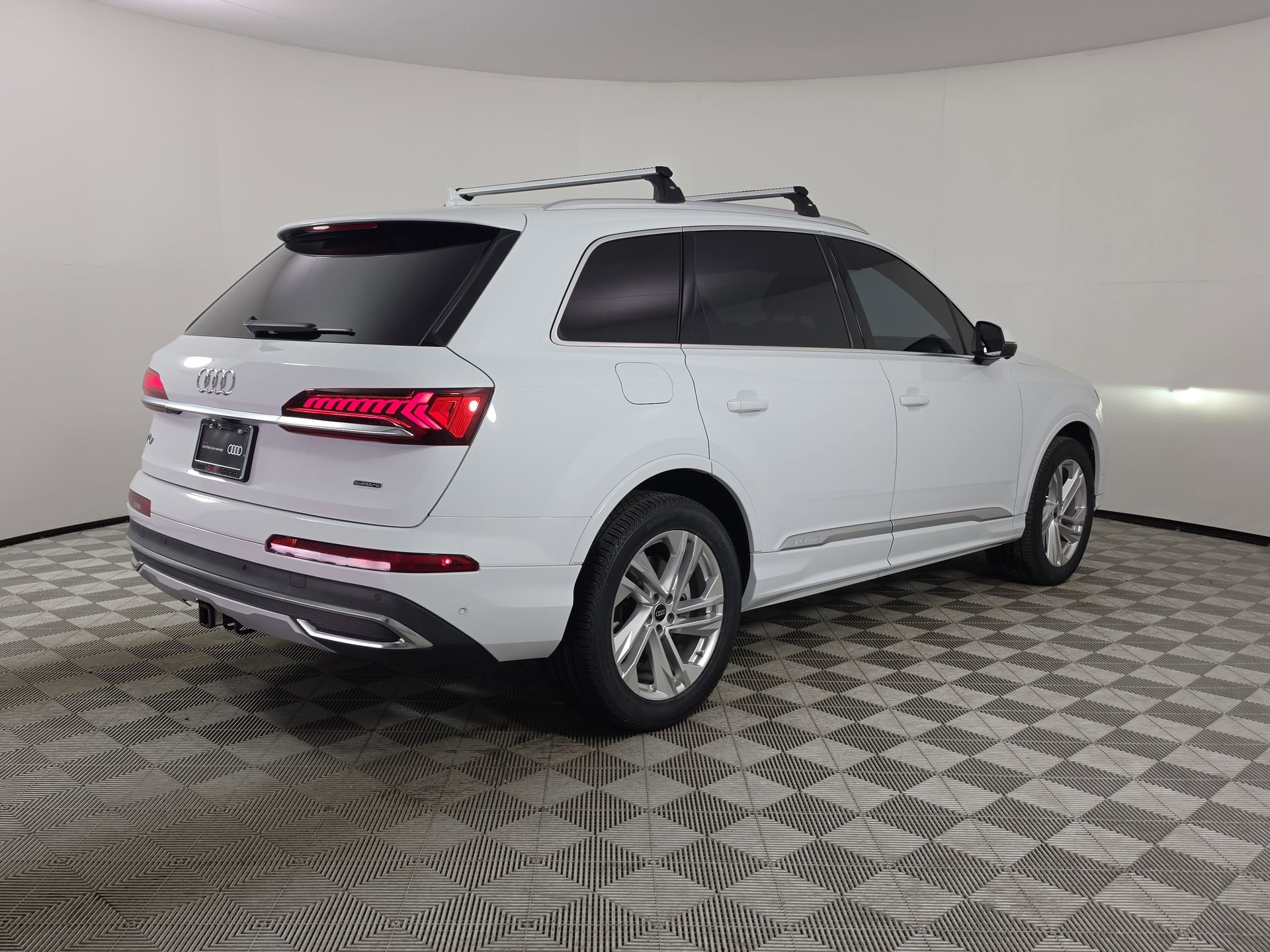 Certified 2023 Audi Q7 2.0T Premium Plus w/ Convenience Package AWD/4WD image 7